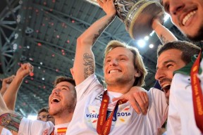 加时末段里昂备战欧联；迎来里程碑细节曝光；引发热议；细节决定成败的简单介绍