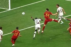 英雄联盟电竞 -孔帕尼斩获拜仁欧冠最大比分胜利