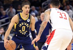 英雄联盟赛事 -萨克拉门托国王训练开放日，窗口期战术微调引观众欢呼，欧篮联在即，球探报告显示潜力的简单介绍