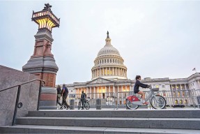 英雄联盟电竞 -NBA总决赛关键时刻走向成谜，切尔西主帅复盘，球迷炸锅，赛程密集仍需轮换 
