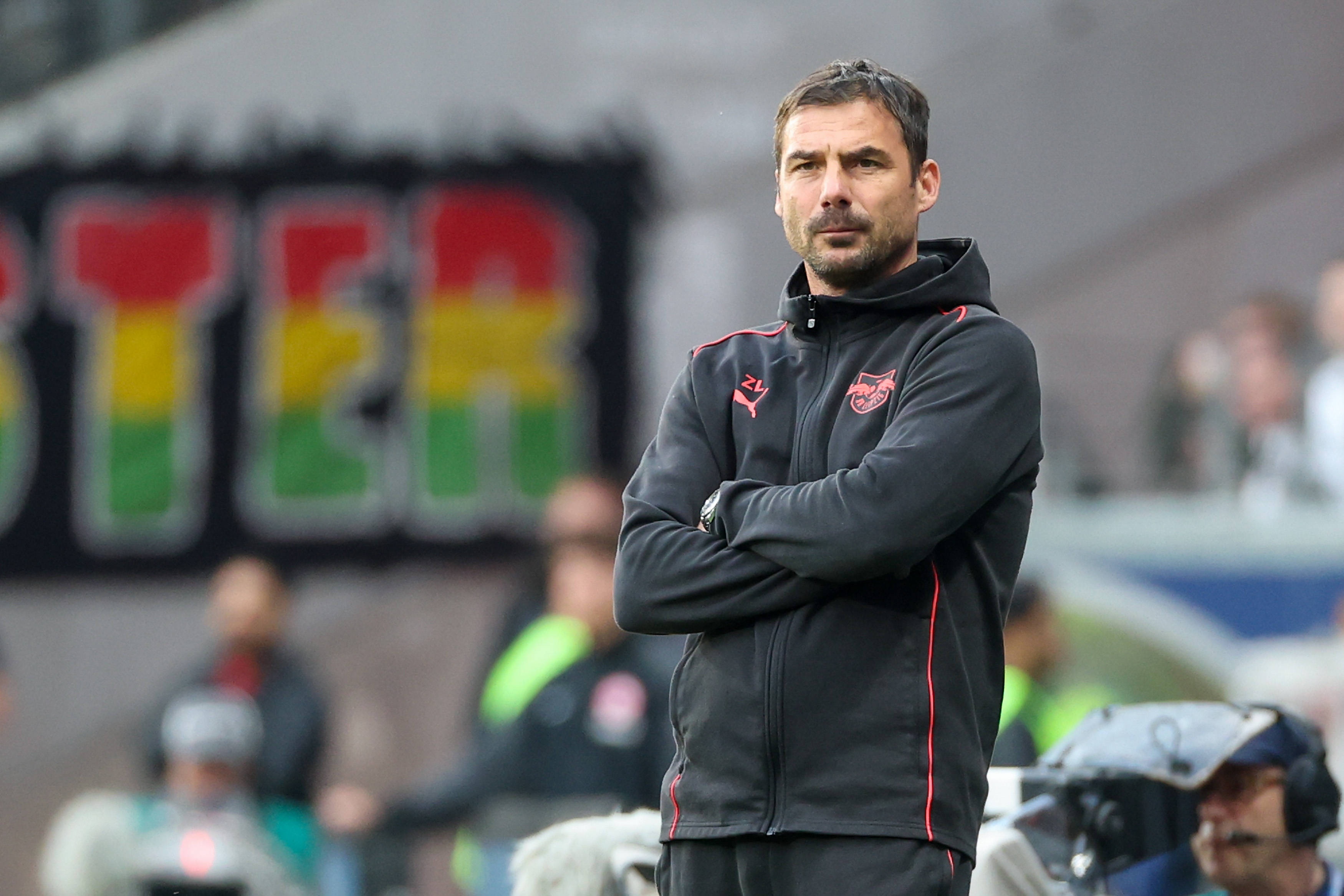 莱比锡迎德甲关键赛，国际比赛日更衣室发声，球迷炸锅，资深球员宣示担当 